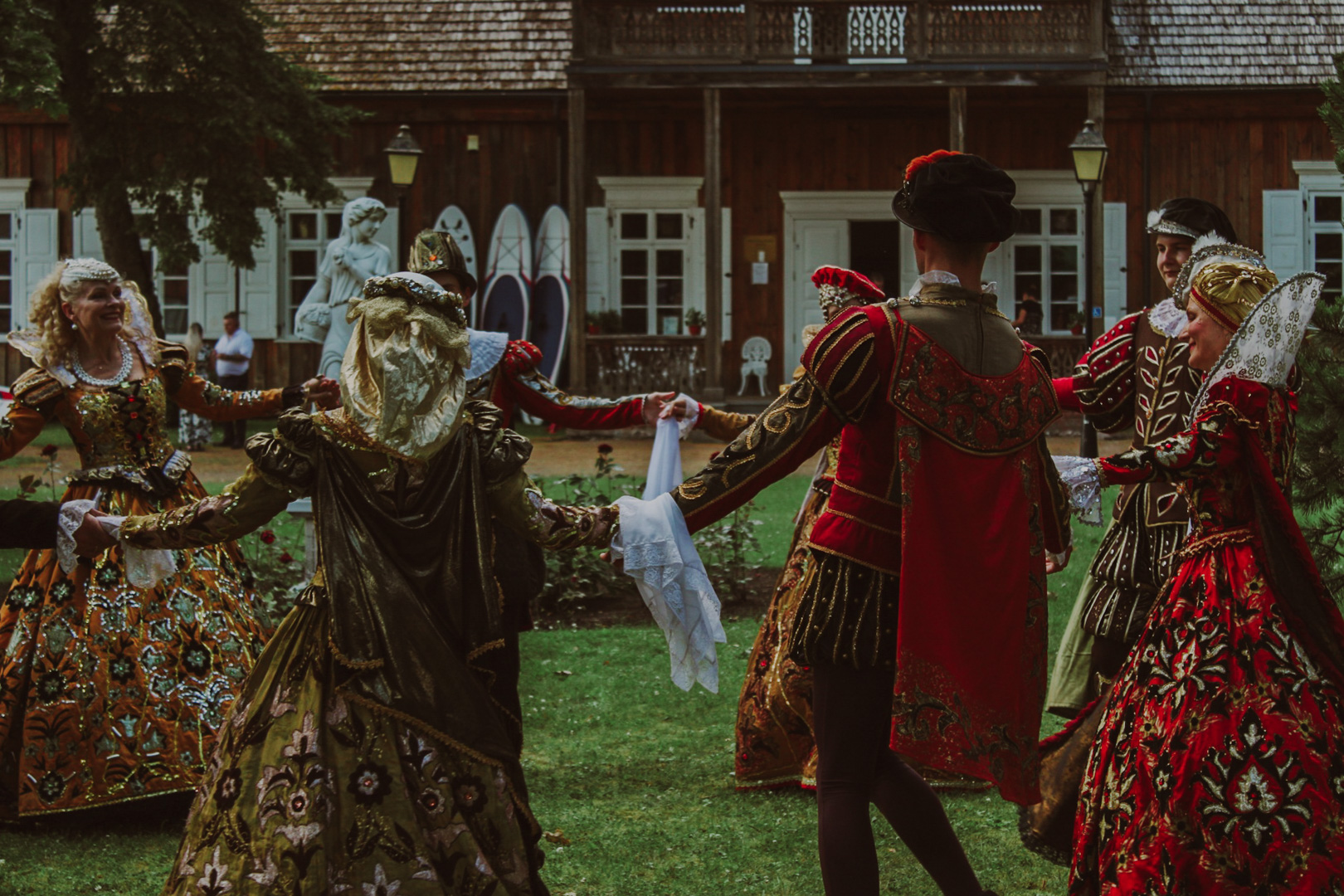 Istorinių šokių studija „Baltoji Pavana“