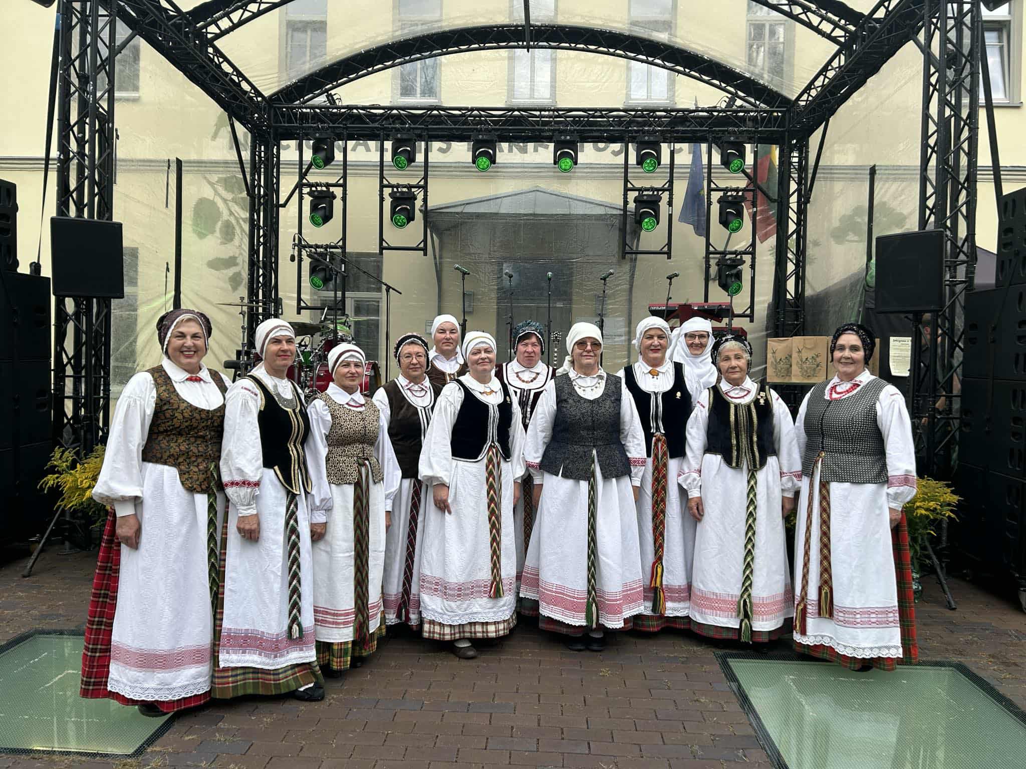 Folkloro ansamblis „Valaukis“