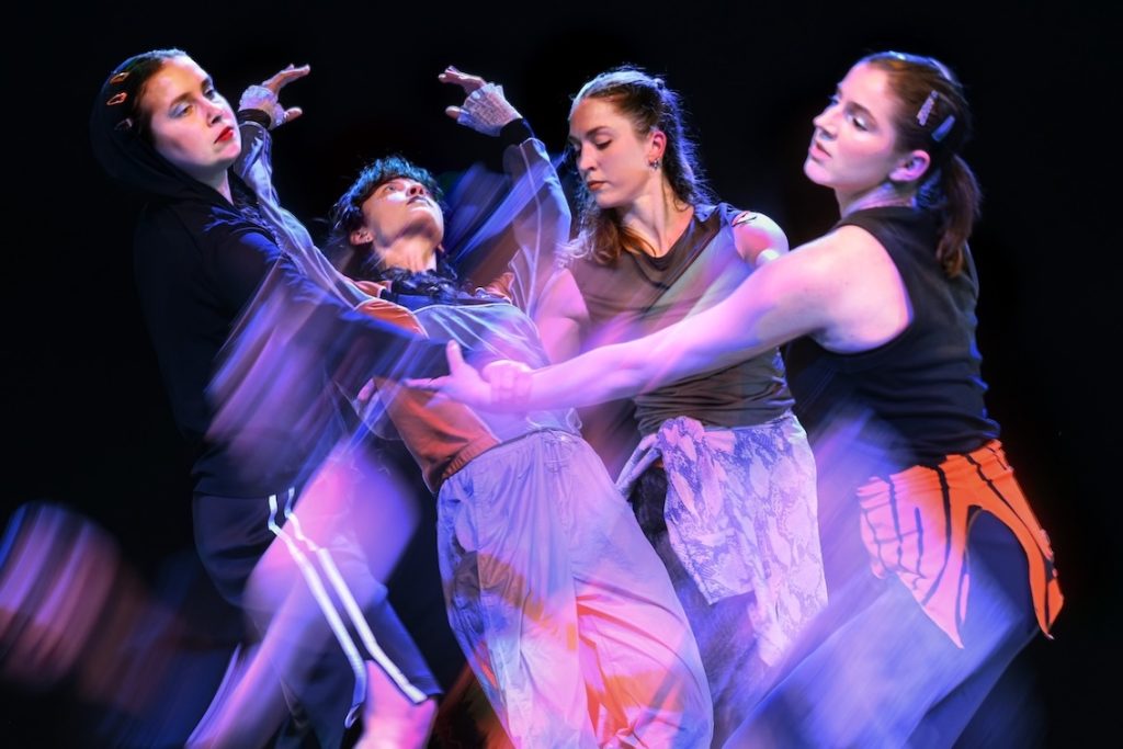 Prancūzų choreografo baleto fantazija „Du į priekį, viens atgal“ atkeliauja į Anykščius